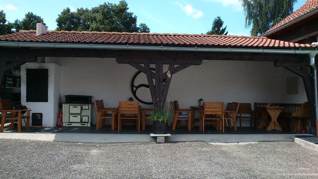 Penzion Mansky Dvur Dolni Zandov エクステリア 写真